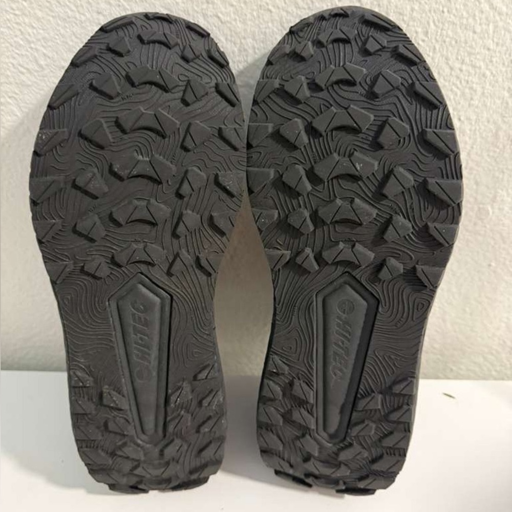 Hi-Tec Men's Black and Gray Athletic Shoes - Picture 8 of 9